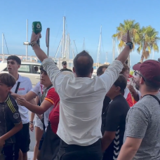 Un reportero de La Sexta es increpado durante la manifestación en Ceuta
