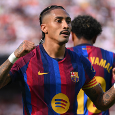 VALENCIA, SPAIN - SEPTEMBER 06: Raphinha of Barcelona celebrates scoring his team’s third goal during the LaLiga EA Sports 2026/27 match between Valencia CF and FC Barcelona at Estadi de Mestalla on September 06, 2026 in Valencia, Spain. (Photo by David Ramos/Getty Images)