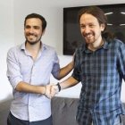 Alberto Garzón y Pablo Iglesis, en una reunión en el Congreso