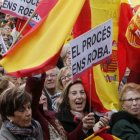 Imagen del ambiente que se vivió en la manifestación contra el "procés" en Cataluña.