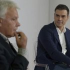 Felipe González en un acto con Pedro Sánchez