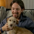 Pablo Iglesias y su perro, Tirso.