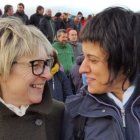 La senadora de ERC, Mirella Cortés, junto a la portavoz de las CUP, Anna Gabriel.