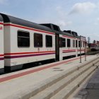 Estación de Torrellano, donde tienen que esperar los trenes al paso del otro convoy  ante la falta de una doble vía.