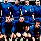 La selección española posando de azul para la prensa antes de la final de la Eurocopa disputada en Chamartín el 21 de junio de 1964. Venció 2-1 a la URSS y se convirtió en el primer título internacional de Es