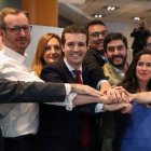 Casado con parte de su equipo.