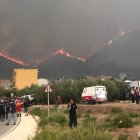 El incendio obliga a desalojar el municipio de Pinet