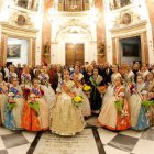 Las Falleras Mayores y sus Cortes de Honor n la Basílica de la Virgen de los Desamparados. FOTO: Alberto Saiz