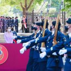 El Rey presidiendo el pequeño desfile celebrado en el madrileño paseo del Prado