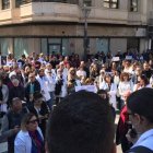 Manifestación de personal sanitario y pacientes contra la gestión del Departamento de Salud de Torrevieja.