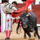 Parejo, en un pase con el que apunta alto