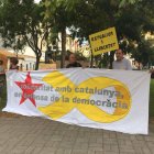 Pancarta de defensa de los políticos catalanes presos a los que la Fiscalía les acusará de rebelión.