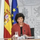 Según Isabel Celáa, "lo que toca ahora" es que PP y Cs se disculpen.