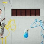 Una de las obras de arte urbano de Ernest Zacharevic.