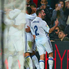 La peineta de Dani Carvajal a un sector de la grada. FOTO: Bein