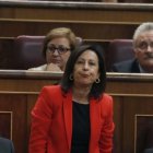 Margarita Robles en el momento que desobeció a la gestora y votó no a Rajoy