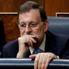 Mariano Rajoy, pensativo, en su escaño del Congreso.