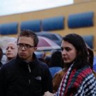 Iñigo Errejón y Rita Maestre, en una concentraciòn frente al CIE de Aluche (Madrid).