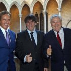 Puigdemont junto a dos congresistas norteamericanos.