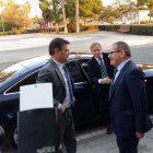 El ministro Catalá llega junto con Juan Carlos Moragues a la clausura de la Asamblea anual de la Asociación de Jueces y Magistrados Francisco de Vitoria en Alicante.