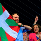 Pablo Iglesias, con una bandera vasca.