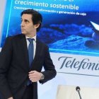 Telefónica gana un 32% más reduciendo su deuda casi 10 puntos