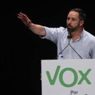 Abascal vaticina que "reventarán" las encuestas y no serán "muleta" de nadie