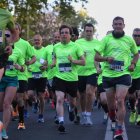 El alcalde de Madrid, José Luis Martínez Almeida, con el dorsal número 1, participa en la X Carrera Madrid en marcha por el Cáncer.