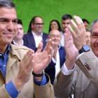 El presidente del Gobierno y secretario general del PSOE, Pedro Sánchez, junto al secretario general del PSOE de Andalucía, Juan Espadas, en un acto en Jaén.