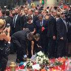 La ofrenda en Las Ramblas encabezada por los Reyes