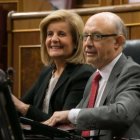 Fátima Báñez y Cristóbal Montoro: de ellos depende el empleo privado y el público