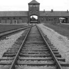 Entrada a Auschwitz, el campo en el que según Estrasburgo muchos judíos ardieron un poco a lo loco