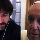 Évole y el Papa Francisco durante la entrevista por videconferencia