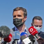 Pablo Casado, este sábado, en el muelle de Arguineguín.