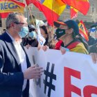 Toni Pérez ha acompañado a los policías en su protesta en la plaza de la Montañeta de Alicante