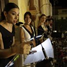 Blanca Paloma sorprende en su pregón interpretando una coplilla ‘a capella’