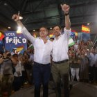 El líder del Partido Popular, Alberto Núñez Feijóo, y el presidente de la Junta de Andalucía, Juanma Moreno, durante un acto de campaña electoral.