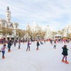 Pista de hielo en la Plaza del Ayuntamiento de Valencia