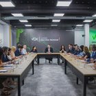 Reunión extraordinaria del Comité Ejecutivo Nacional de VOX, en la que han decidido romper los gobiernos de coalición con el PP, en su sede, a 11 de julio de 2024, en Madrid (España). Dicho acto se produce tras dar por rotos los cinco gobiernos autonómicos en los que participan en coalición, por aceptar esta última formación el reparto por toda España de menores inmigrantes no acompañados llegados a las islas Canarias.
11 JULIO 2024;VOX;ABASCAL;COMITÉ EJECUTIVO NACIONAL;RUPTURA;PP;EXTRAORDINARIA;
VOX
11/7/2024