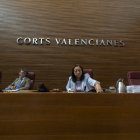 La presidenta de Les Corts valencianas, Llanos Massó