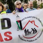 Varios pensionistas con una pancarta durante una manifestación frente al Congreso de los Diputados, a 18 de octubre de 2023, en Madrid (España). Los pensionistas se han manifestado una vez más frente al Congreso, en defensa del Sistema Público de pensiones y para conseguir unas pensiones dignas para todos. Después del Congreso, se trasladan al Banco de España a seguir manifestándose.
18 OCTUBRE 2023;PENSIONES;PENSIONES DIGNAS
Carlos Luján / Europa Press
(Foto de ARCHIVO)
18/10/2023