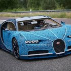 Lego construye un Bugatti Chiron con un millón de piezas que se puede conducir