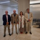 El director de la Oficina Autonómica de Salud Mental y Adicciones (OSMA), Bartolomé Pérez, el gerente de la Agrupación Sanitaria Interdepartamental (ASI) Alicante-Centro, Francisco Soriano, y la gerente del departamento de salud de Elda, Pilar Lucas