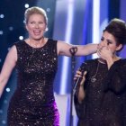 Anne Igartiburu y Barei en uno de los momentos críticos de la gala Objetivo Eurovisión.