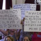 Las mujeres afectadas asistieron al último pleno del Ayuntamiento para pedir que se las escuche.