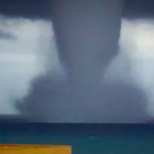 Un frame del vídeo del impresionante tornado en Alicante.