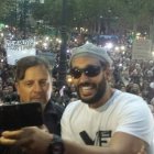 Con gafas, el doctor Jesús Candel, "spiriman"