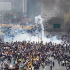 Imagen de la marcha opositora en Caracas que ha sido reprimida por la Policía. (Foto: El Universal).