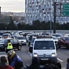 Imagen de unos piquetes cortando el tráfico en las entradas de Barcelona.