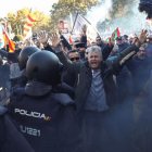 Disturbios al final de la manifestación de los taxistas en el centro de Madrid.